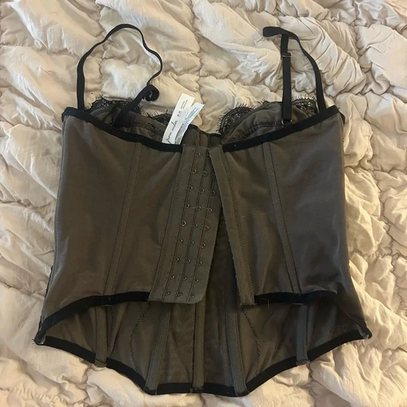 Urban Outfitters Black Camisole Top - Picture 3 of 3